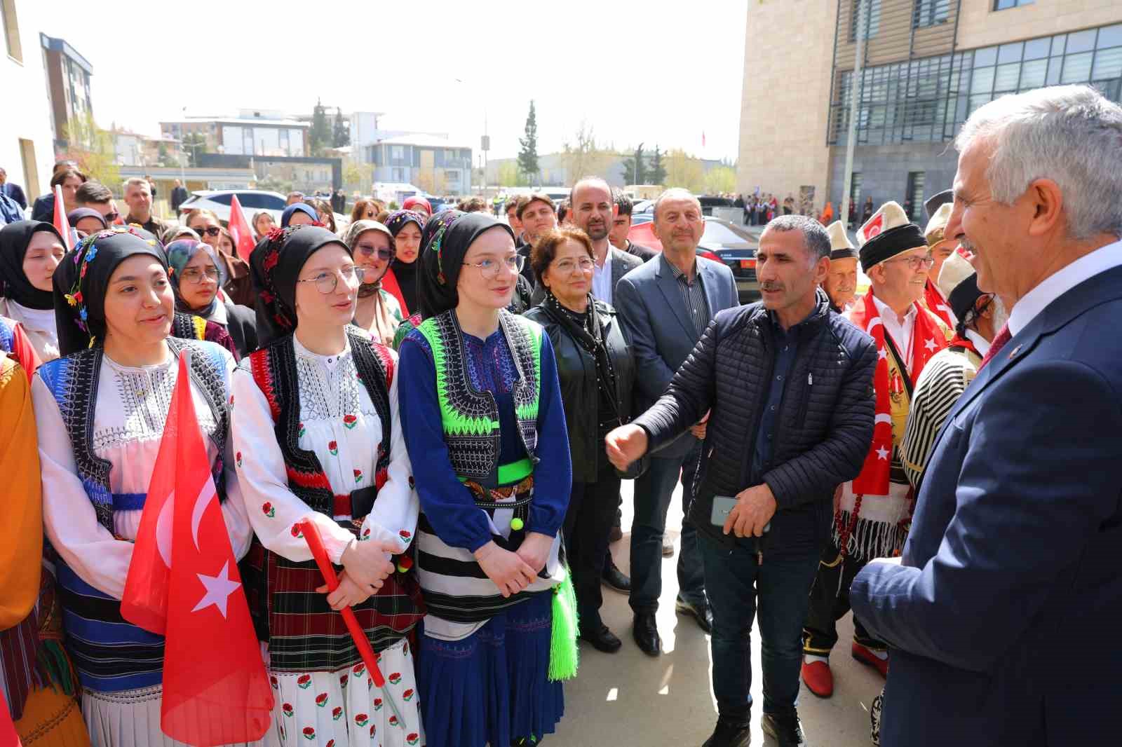 Kahramanmaraş’a İstiklal Madalyası’nın verilişinin 101. yılı kutlandı
Kahramanmaraş’a İstiklal Madalyası’nın verilişinin 101. yılı kutlandı