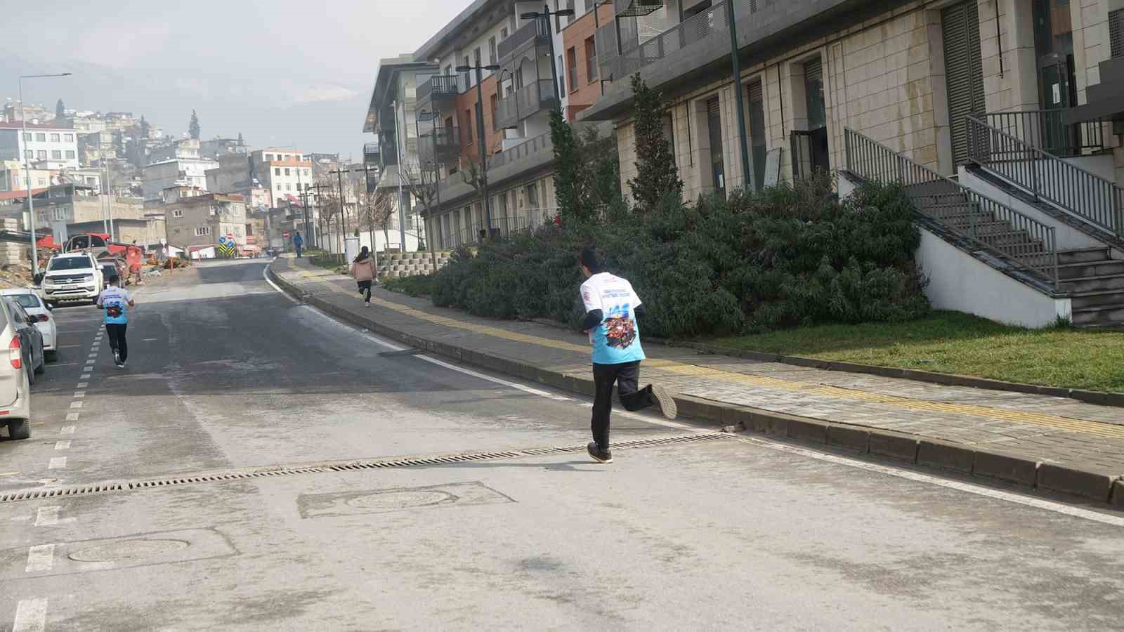 Kahramanmaraş’ta 14 şehirden 715 sporcu, kurtuluş haftası için yarıştı
