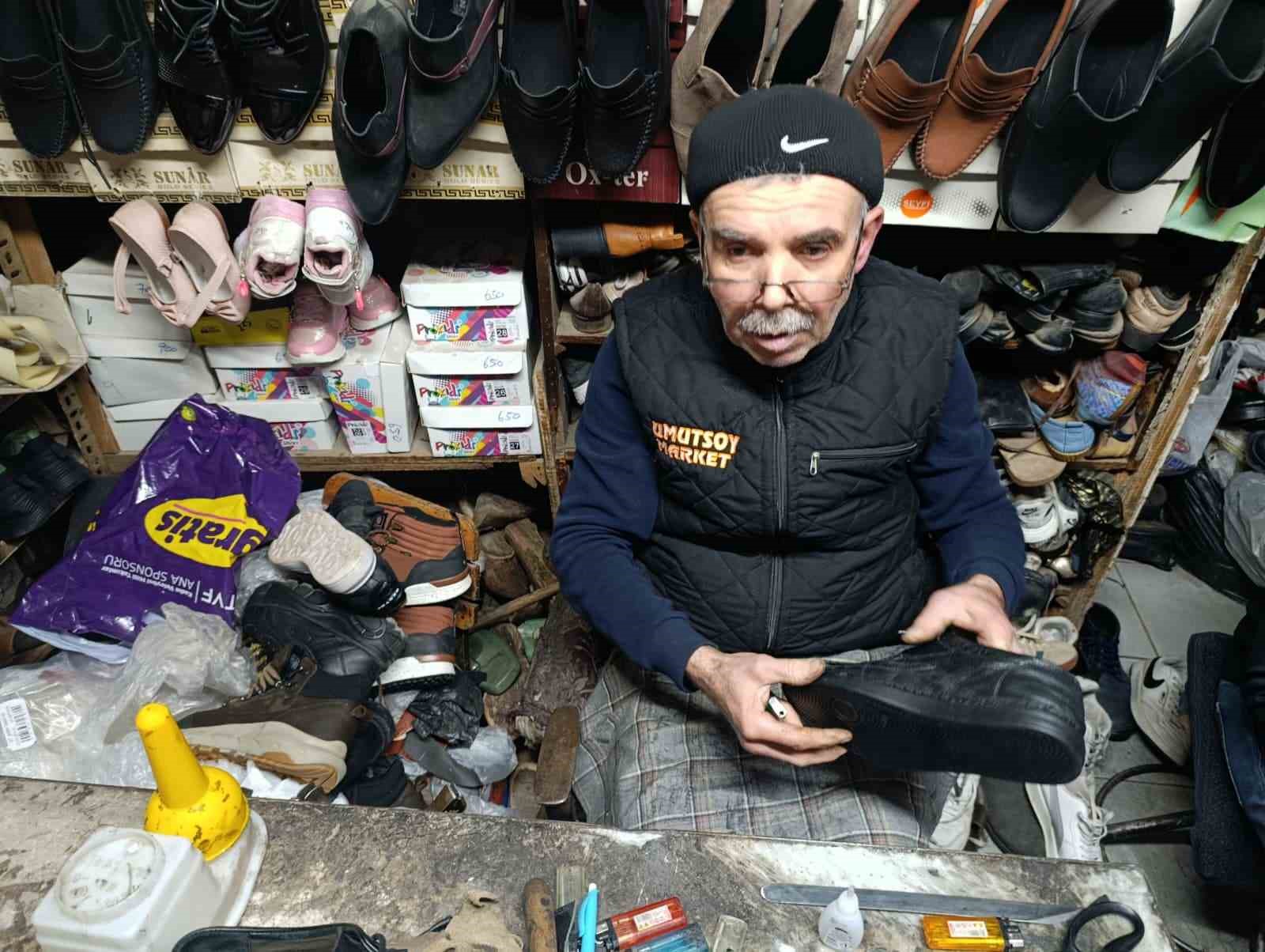 Kahramanmaraş’ta 38 yıllık usta eski ayakkabılara yeniden hayat veriyor
