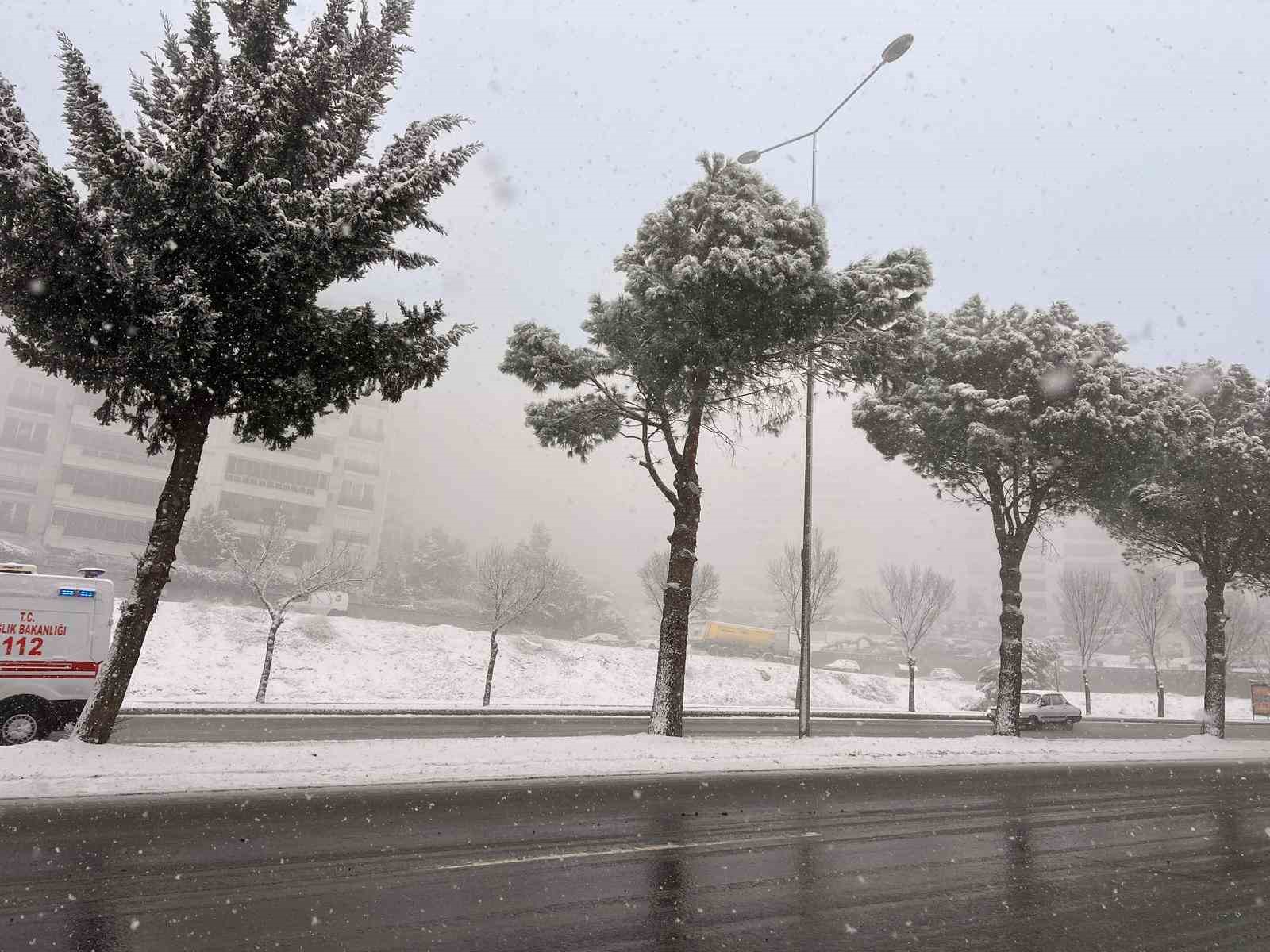 Kahramanmaraş’ta 61 yol ulaşıma kapandı
Kahramanmaraş’ta 61 yol ulaşıma kapandı