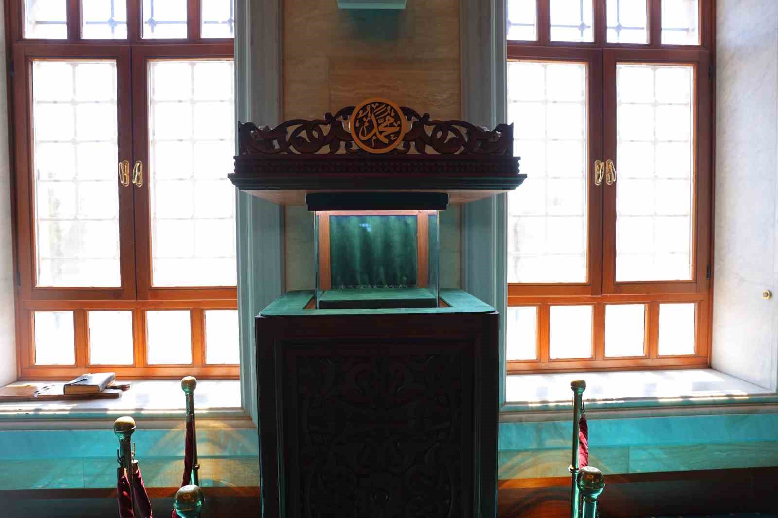 Kahramanmaraş’ta Abdülhamid Han Camii’nde Sakal-ı Şerif ziyarete açıldı
