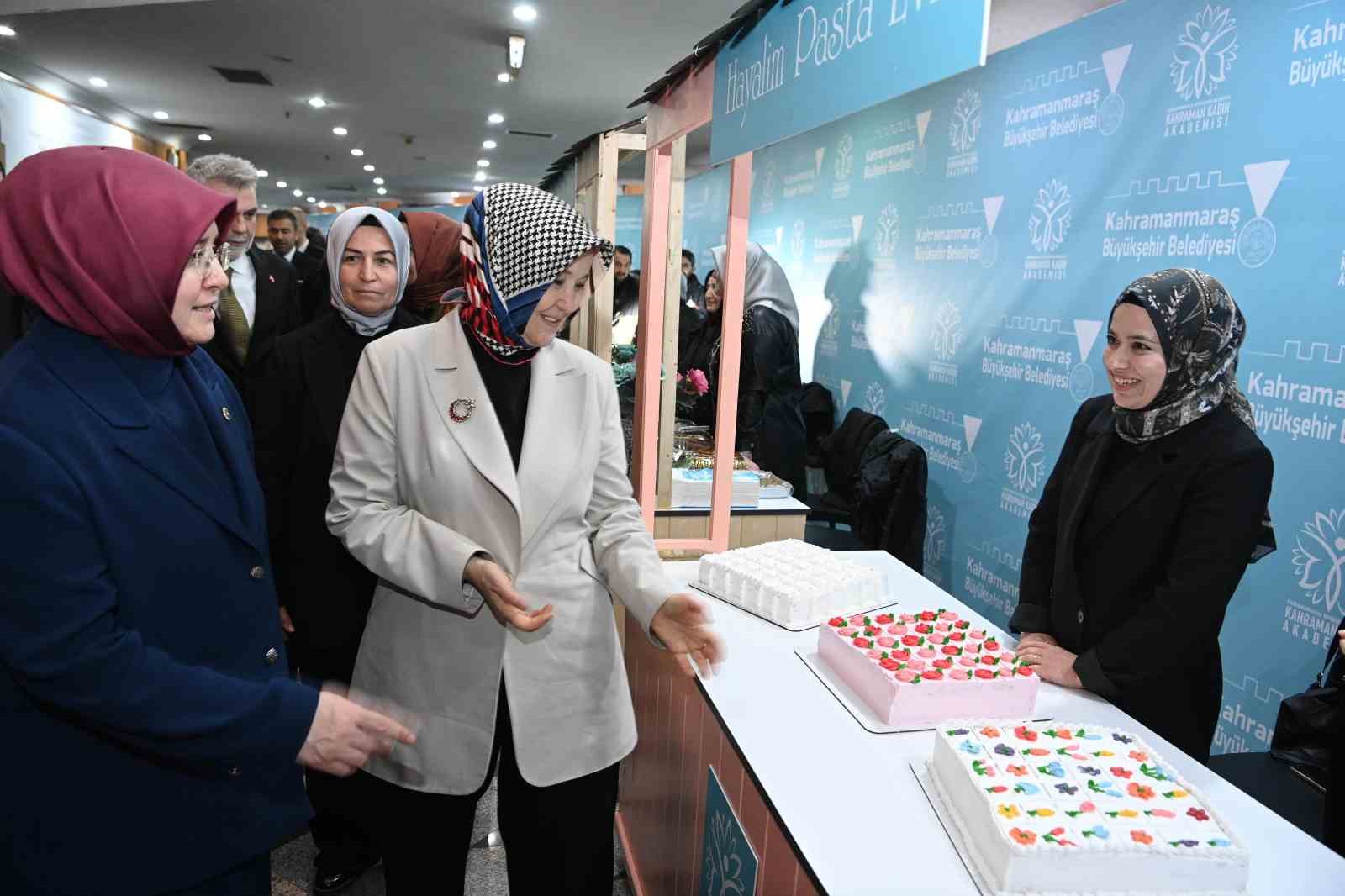 Kahramanmaraş’ta açılan ’Kahraman Kadın Akademisi’ tanıtıldı
Kahramanmaraş’ta açılan ’Kahraman Kadın Akademisi’ tanıtıldı