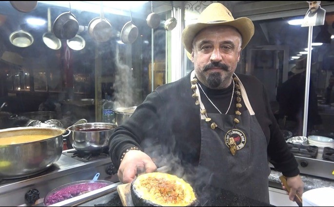 Kahramanmaraş’ta antibiyotik yerine kelle paça çorbası tercih ediliyor
Kahramanmaraş’ta antibiyotik yerine kelle paça çorbası tercih ediliyor