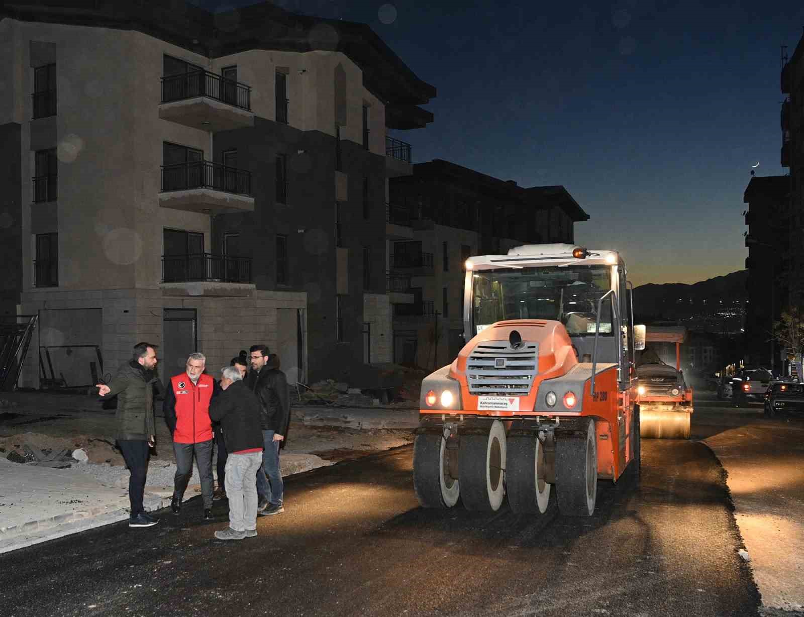 Kahramanmaraş’ta büyükşehirden asfalt atağı
Kahramanmaraş’ta büyükşehirden asfalt atağı