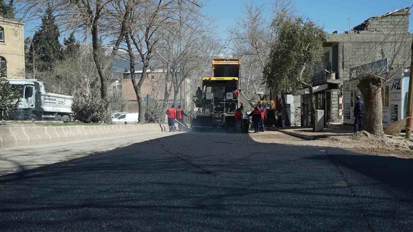 Kahramanmaraş’ta cadde ve sokaklar asfaltlanıyor
