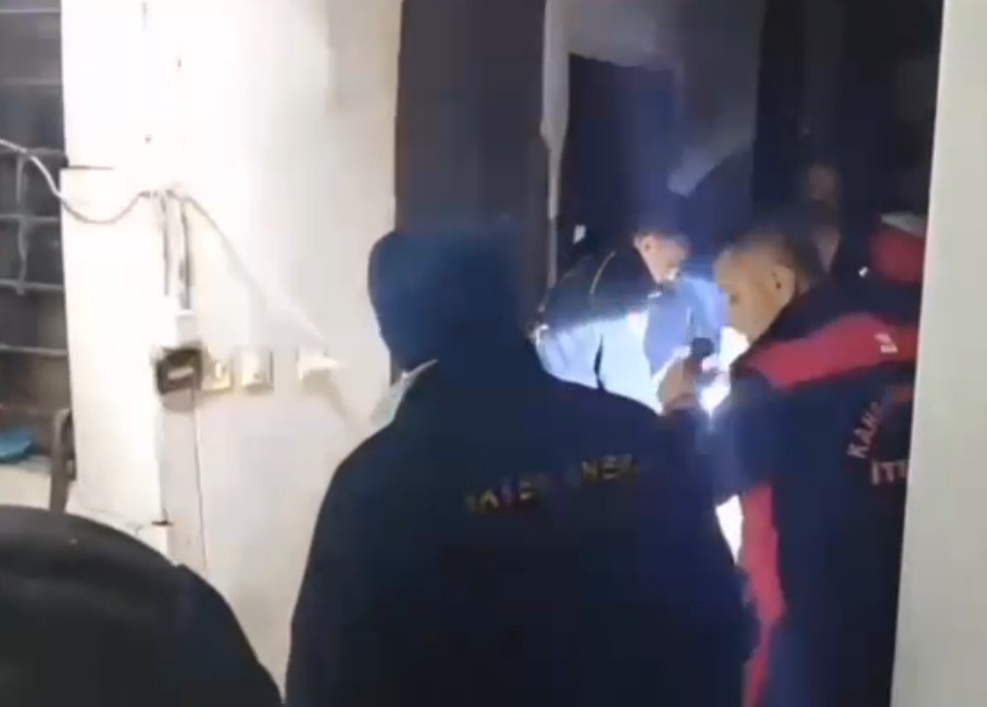 Kahramanmaraş’ta çıkan yangında evde mahsur kalan vatandaşı itfaiye kurtardı
