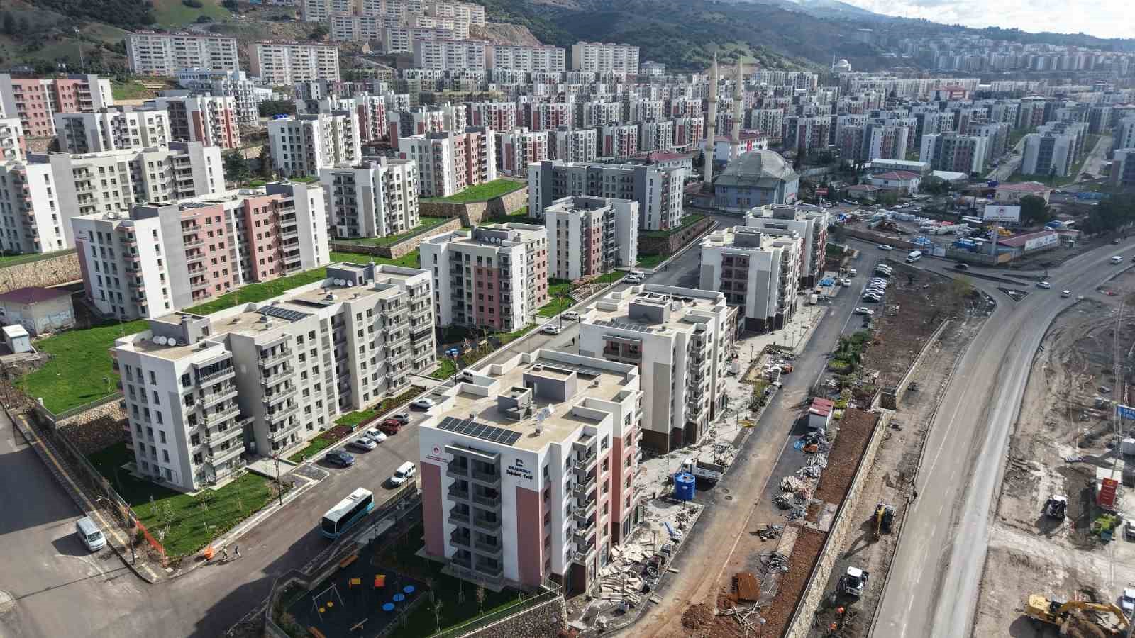 Kahramanmaraş’ta depremzedeler Doğukent’teki yuvalarına taşınıyor
