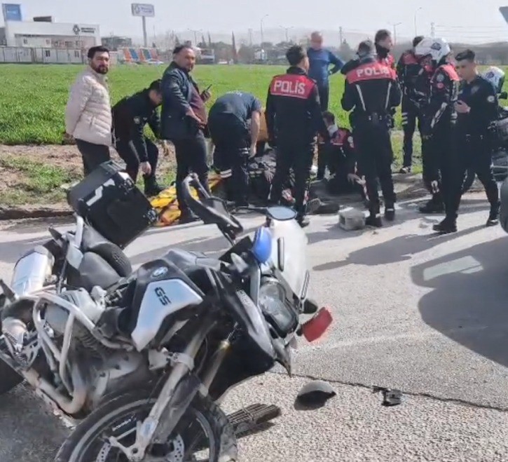 Kahramanmaraş’ta ehliyetsiz sürücü polislere çarptı: 2 polis yaralı
