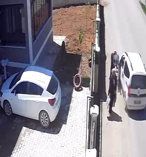 Kahramanmaraş’ta hafif ticari aracın çarptığı kadın yaralandı
