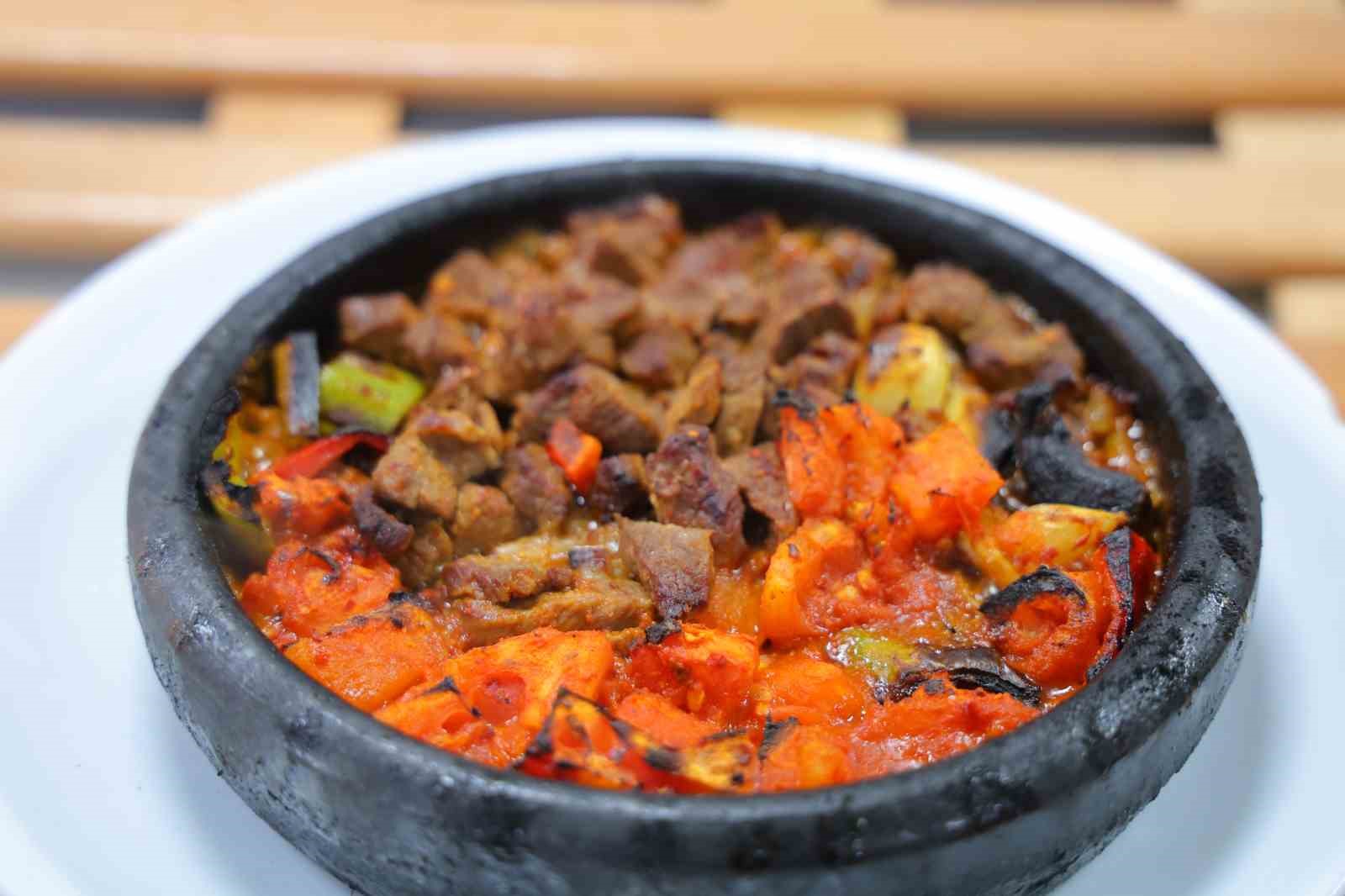 Kahramanmaraş’ta iftar sofralarını süsleyen lezzet: Eli böğründe
