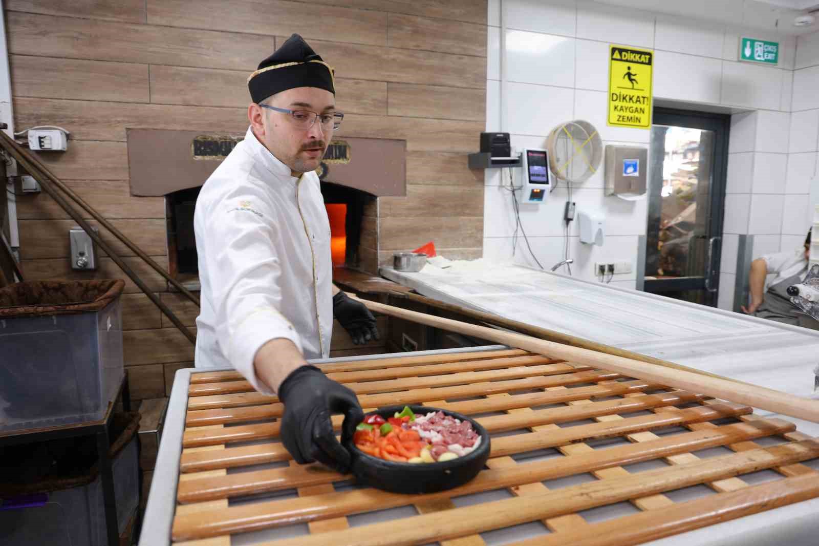 Kahramanmaraş’ta iftar sofralarını süsleyen lezzet: Eli böğründe
