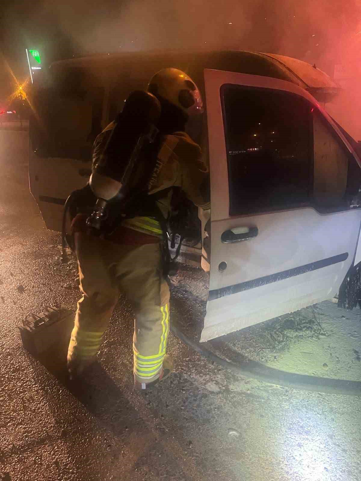 Kahramanmaraş’ta iki farklı noktada araç yangını söndürüldü
