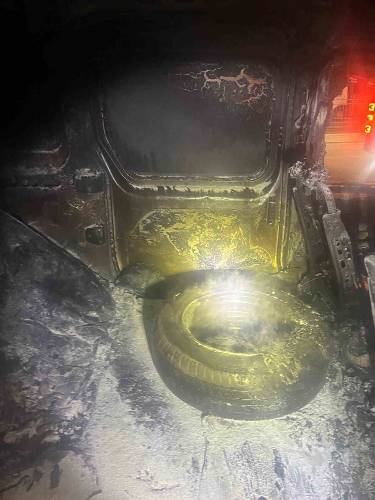 Kahramanmaraş’ta iki farklı noktada araç yangını söndürüldü
