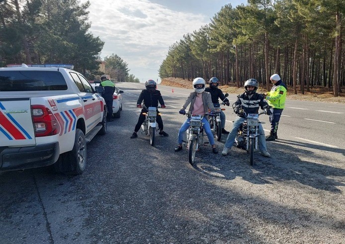 Kahramanmaraş’ta jandarmadan trafik denetimi: 23 bin araç kontrol edildi
