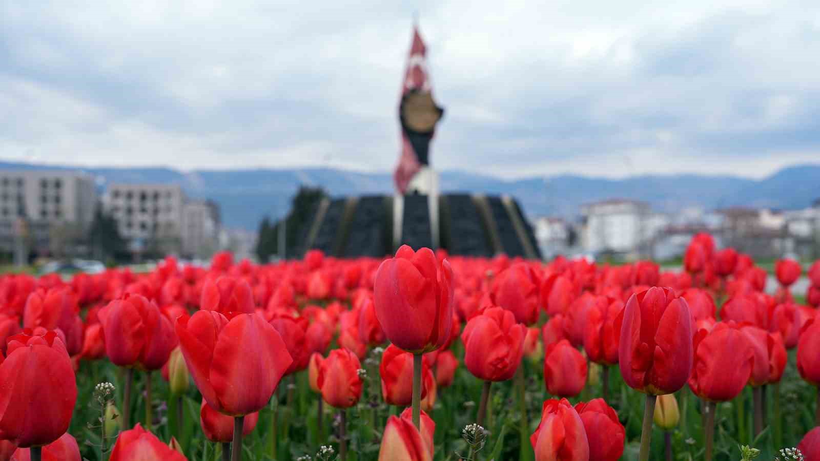 Kahramanmaraş’ta kavşaklarda görsel şölen
