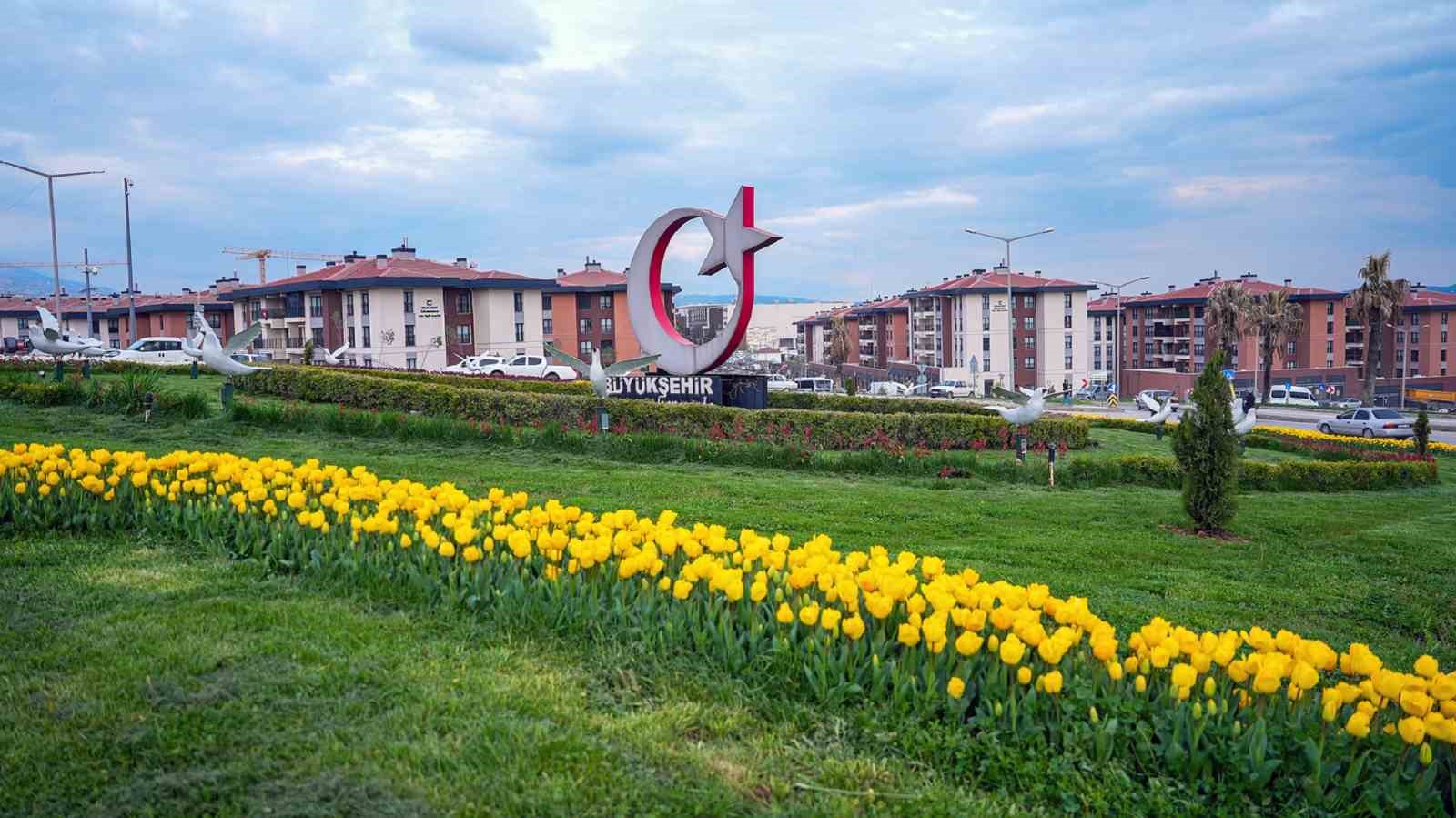 Kahramanmaraş’ta kavşaklarda görsel şölen
