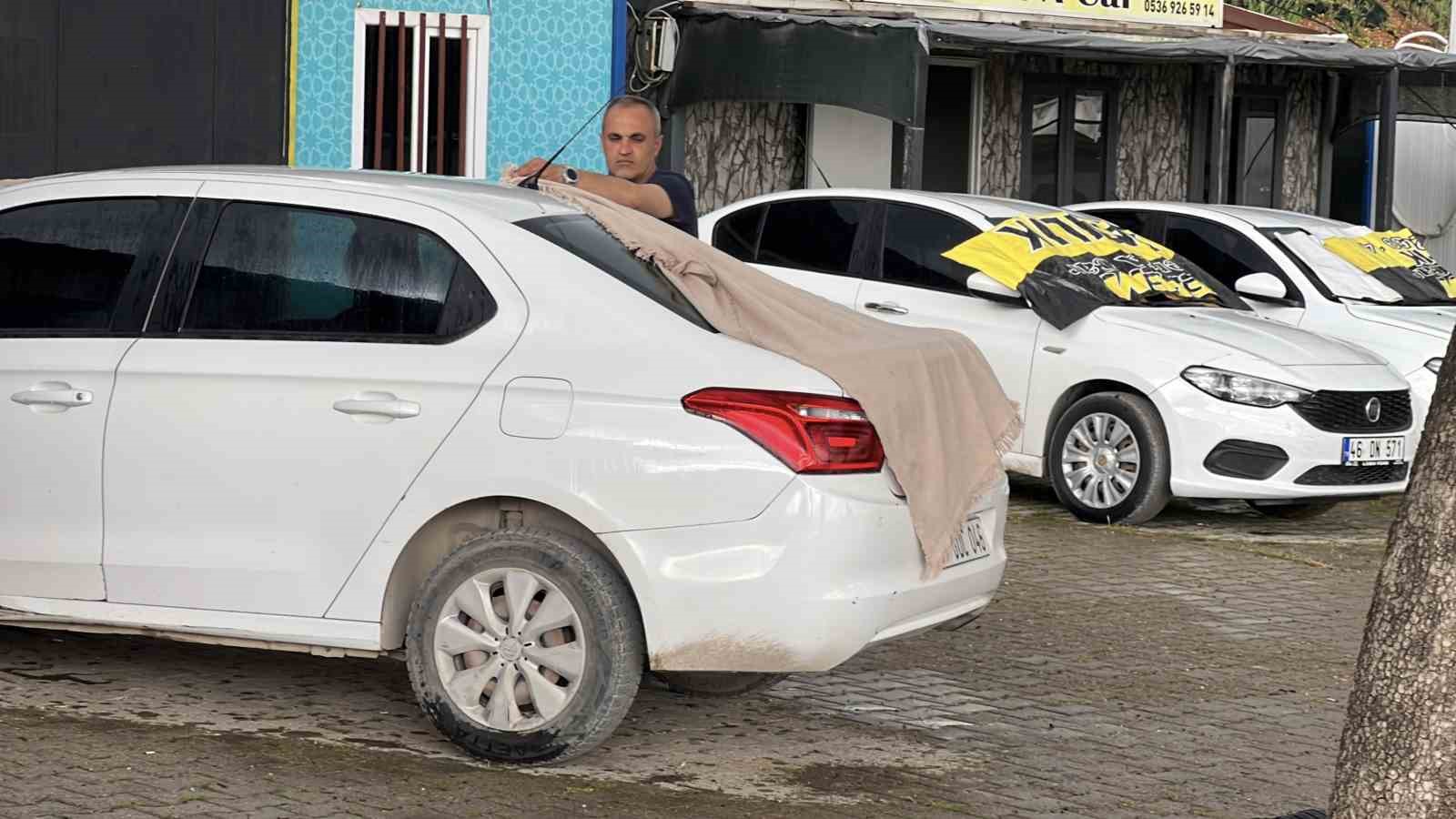 Kahramanmaraş’ta kısa süreli dolu etkili oldu
