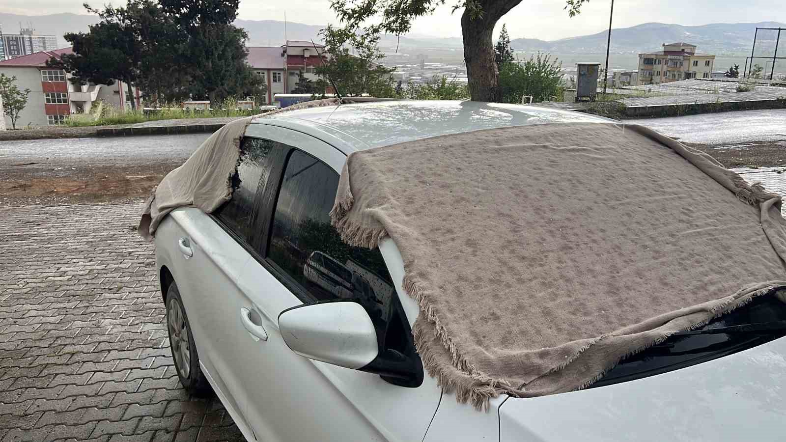 Kahramanmaraş’ta kısa süreli dolu etkili oldu
