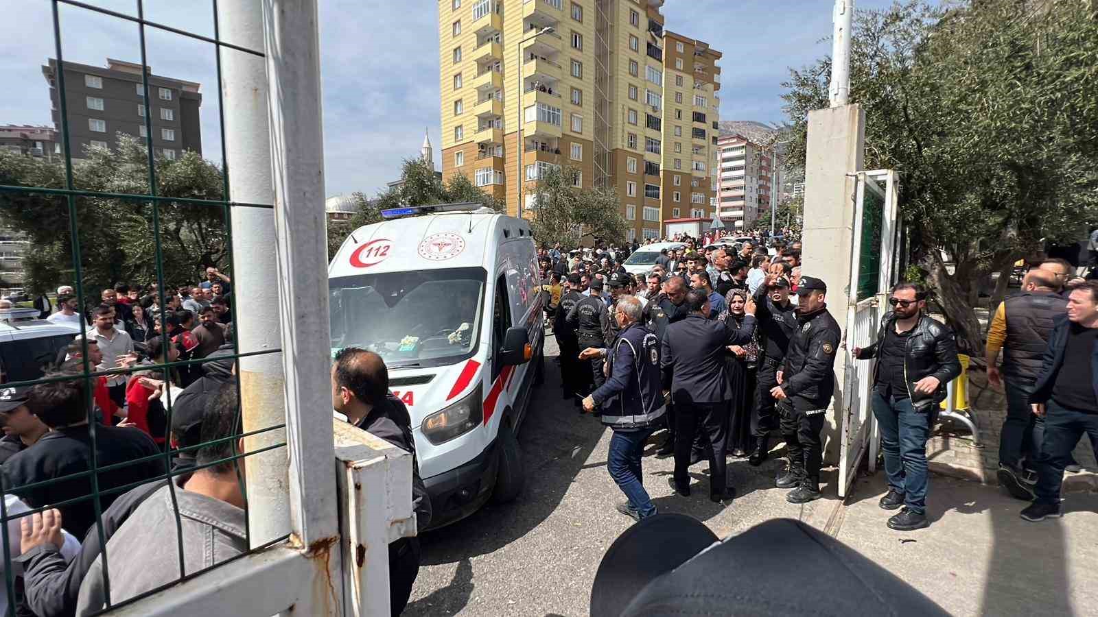 Kahramanmaraş’ta okulda silahlı saldırı: 4 ölü, 20 yaralı
