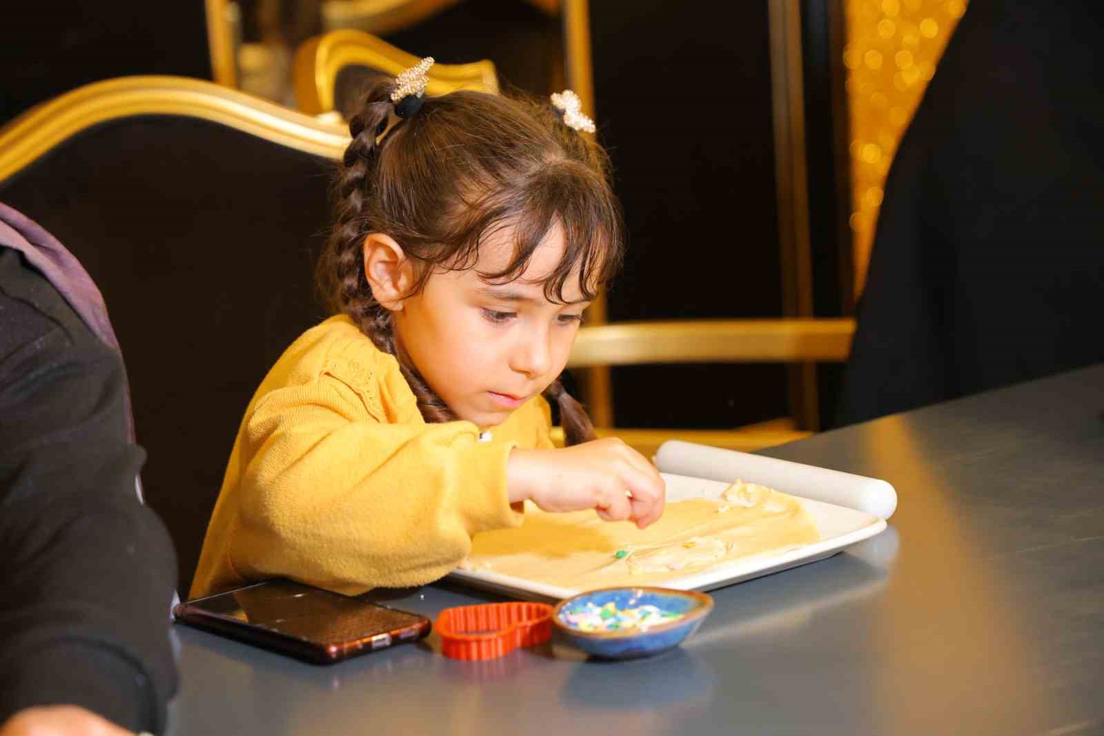 Kahramanmaraş’ta özel çocuklar kendi kurabiyelerini yaptı: Hem öğrendiler hem eğlendiler
