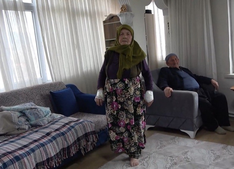 Kahramanmaraş’ta yaşlı kadının bileziğini gasp eden şüpheli tutuklandı
Kahramanmaraş’ta yaşlı kadının bileziğini gasp eden şüpheli tutuklandı