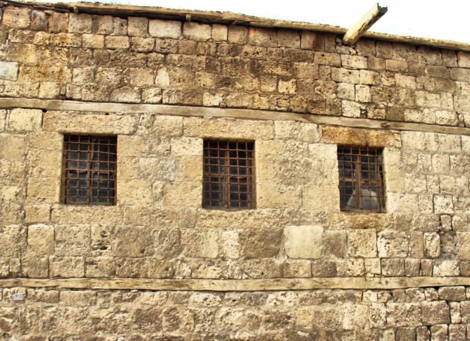 Kahramanmaraş’ta yıllara meydan okuyan evler görüntülendi
