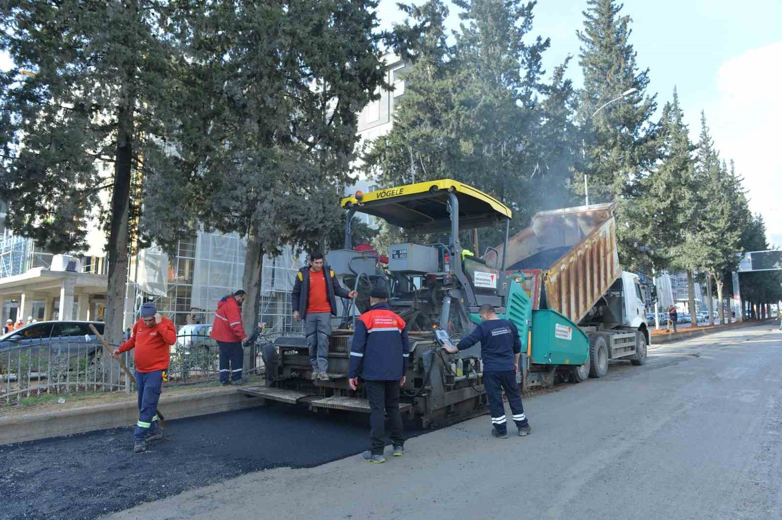 Kahramanmaraş’ta yol bakım ve onarım çalışmaları
Kahramanmaraş’ta yol bakım ve onarım çalışmaları