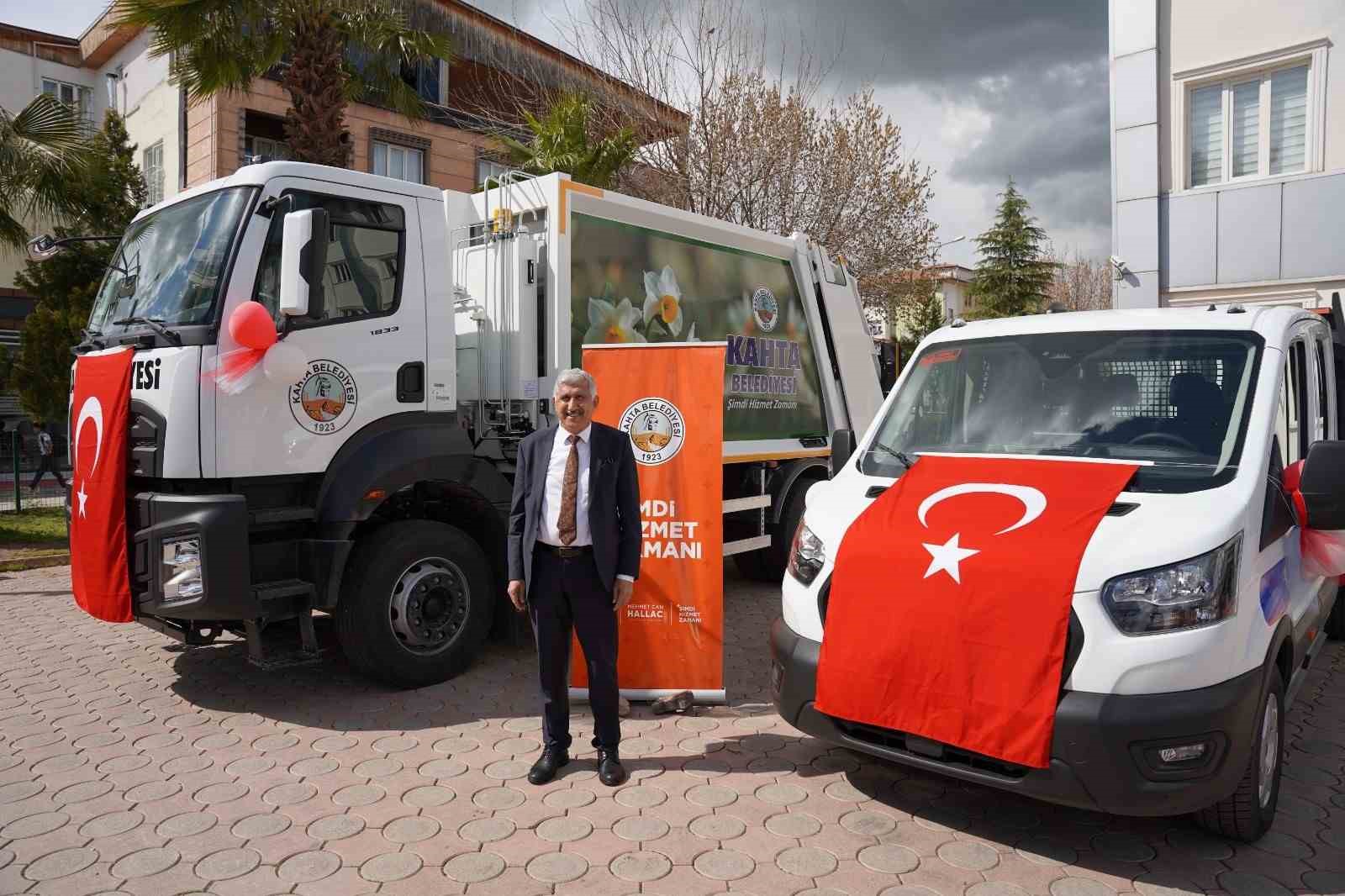 Kahta Belediyesi araç filosunu güçlendirmeye devam Ediyor
