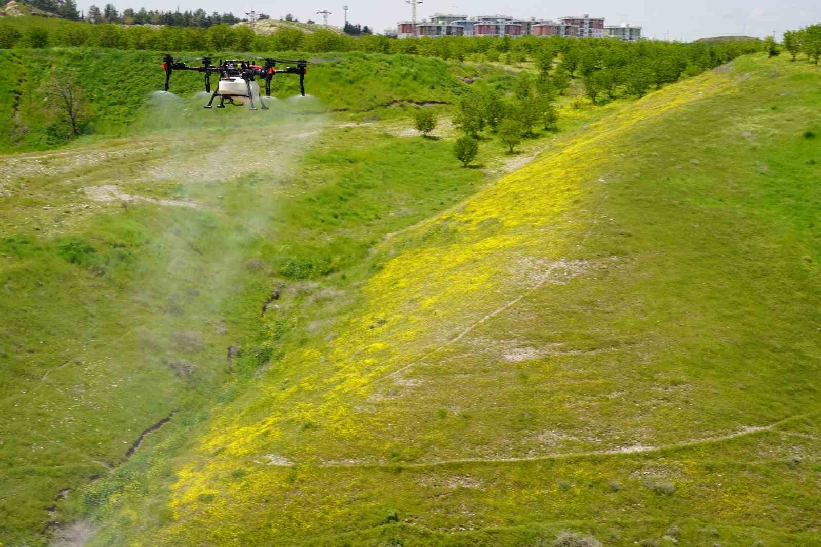Kahta Belediyesi’nden dron destekli ilaçlama
