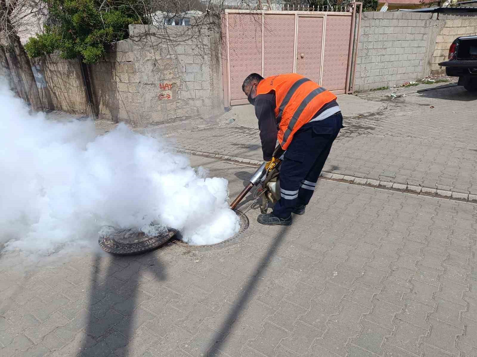 Kahta Belediyesi’nden haşerelere karşı yoğun mücadele
