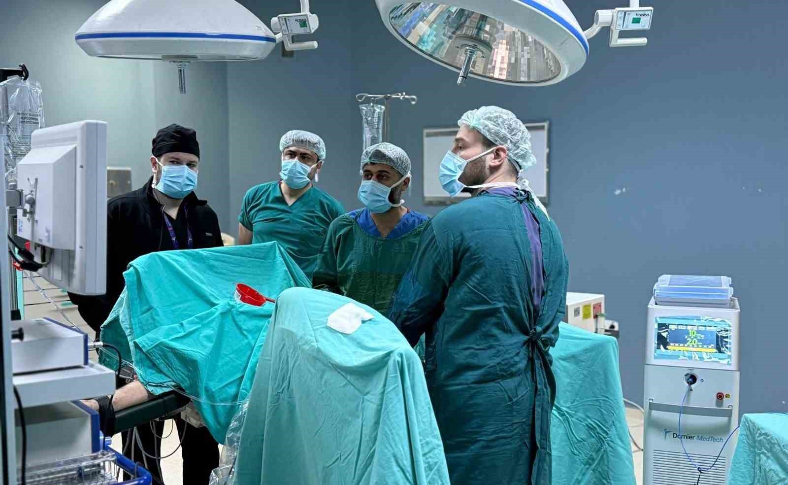 Kahta Devlet Hastanesi’nde böbrek taşı tedavisinde yeni dönem
Kahta Devlet Hastanesi’nde böbrek taşı tedavisinde yeni dönem