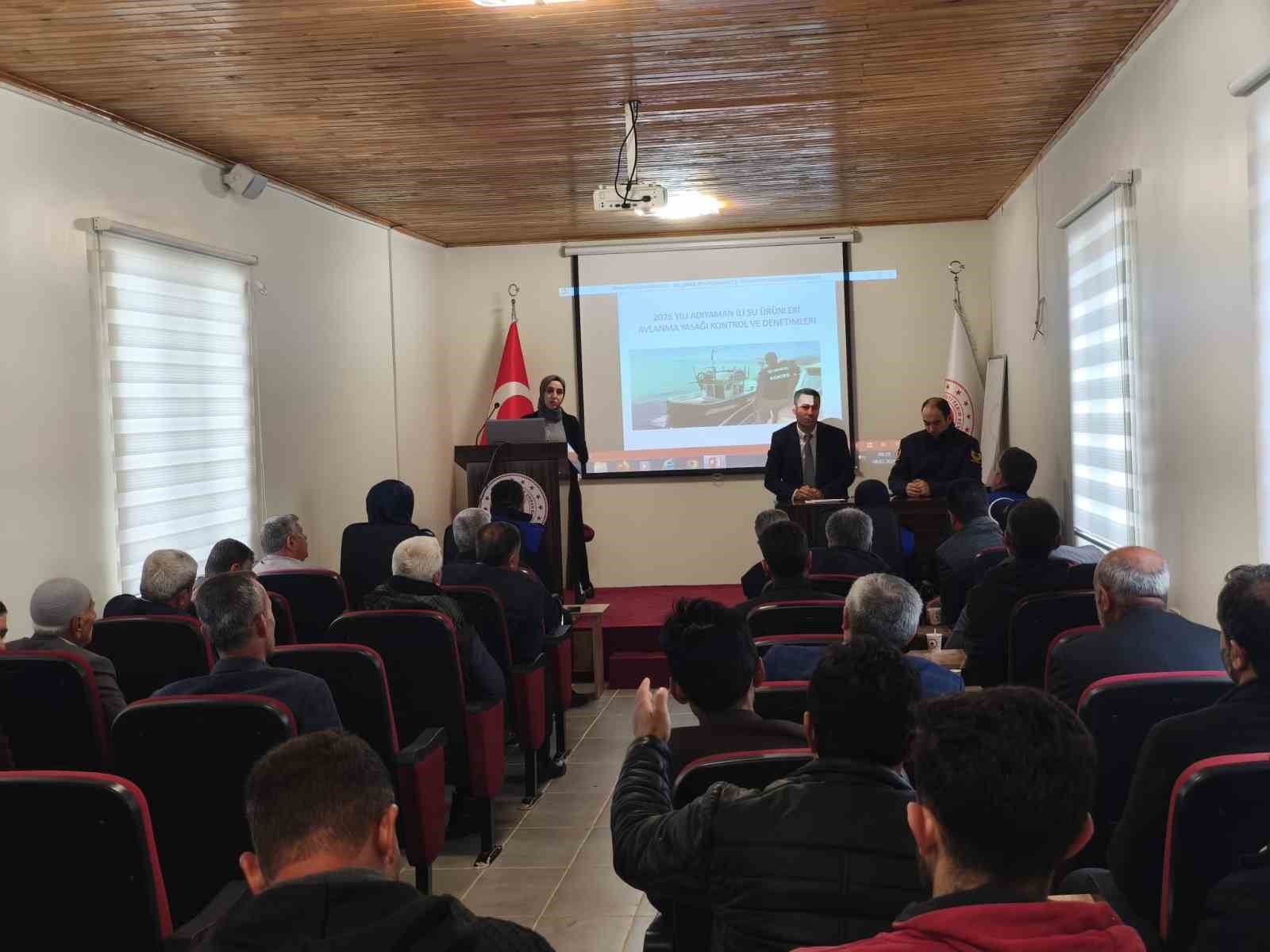 Kahta’da av yasağı öncesi kritik toplantı
Kahta’da av yasağı öncesi kritik toplantı