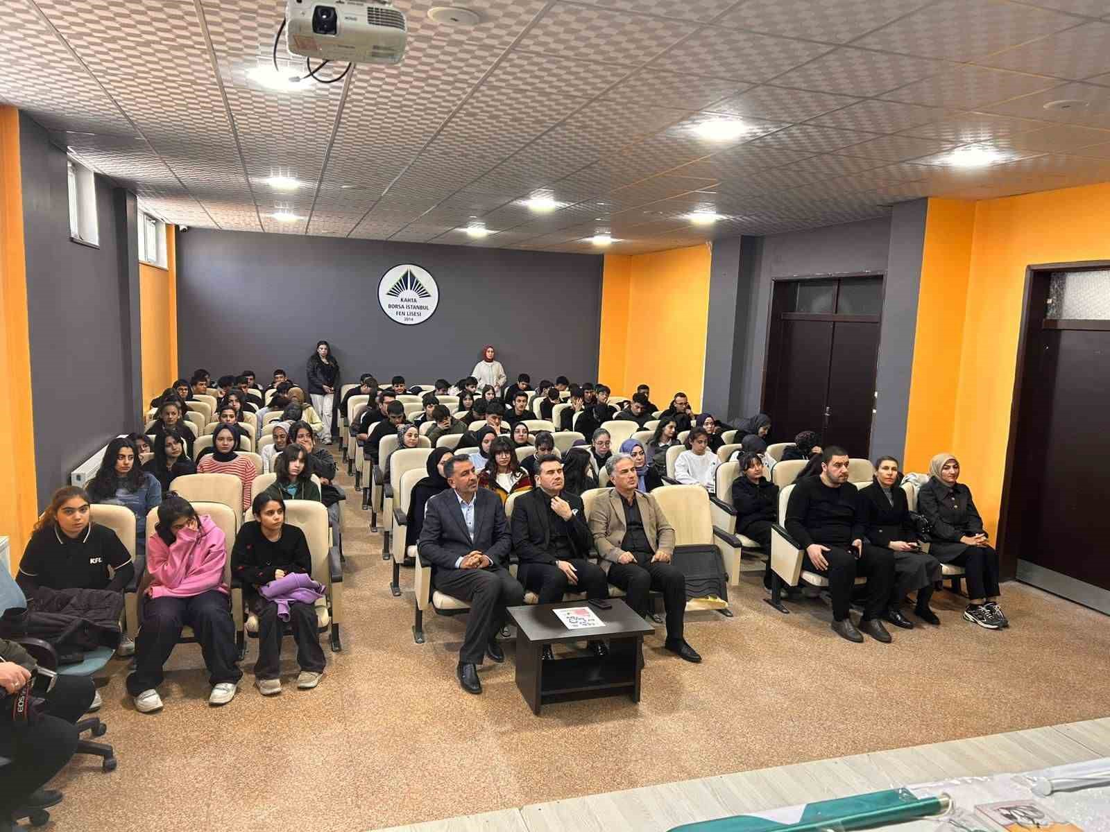 Kahta’da "Bozkırın Bilgesi Aytmatov" paneli düzenlendi
