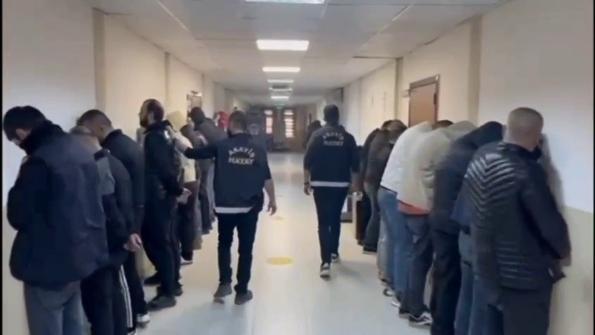 Kahvehaneyi, kumarhaneye çeviren 42 şahsa 487 bin TL ceza
