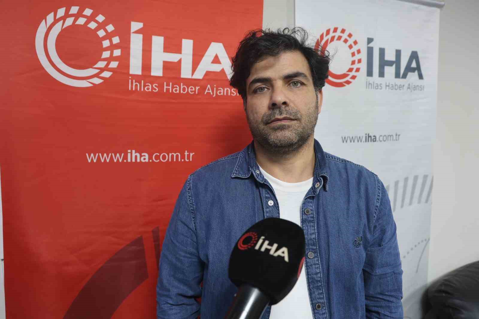 Kaldırım taşıyla camını kırdıkları otomobilden depremzede vatandaşın 100 bin TL’sini çaldılar
Kaldırım taşıyla camını kırdıkları otomobilden depremzede vatandaşın 100 bin TL’sini çaldılar