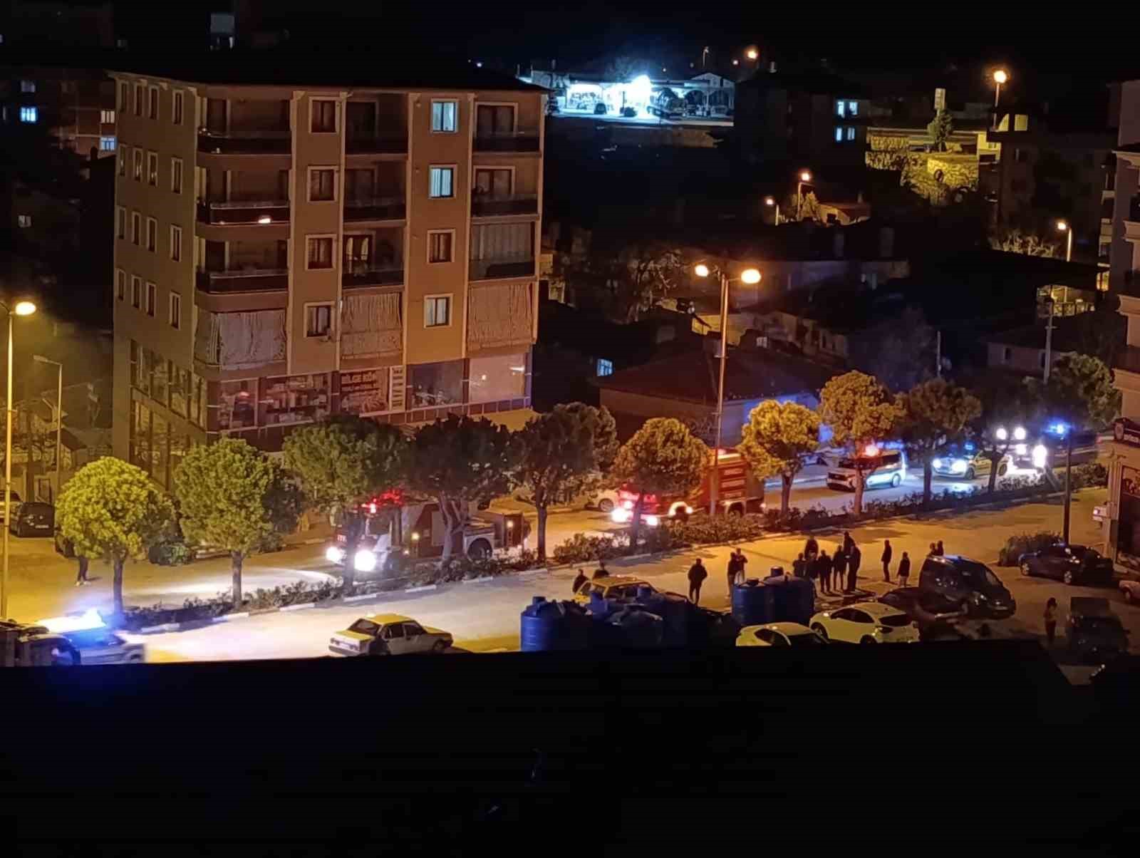 Kale’de seyir halindeki araç alev alev yandı
