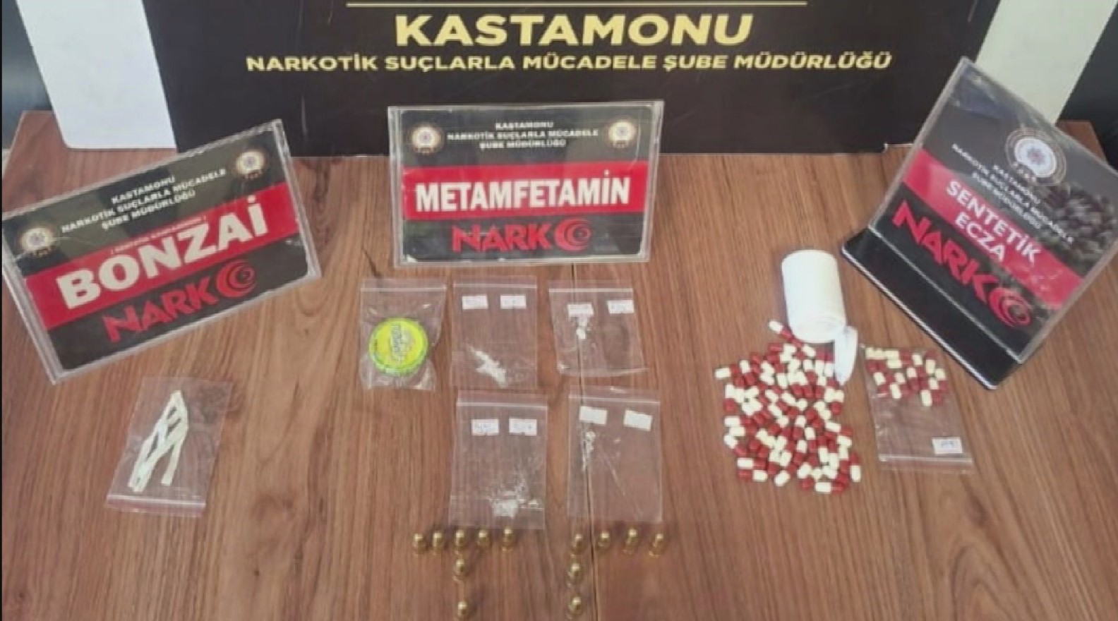 Kalorifer peteğinden uyuşturucu çıktı: 4 gözaltı
