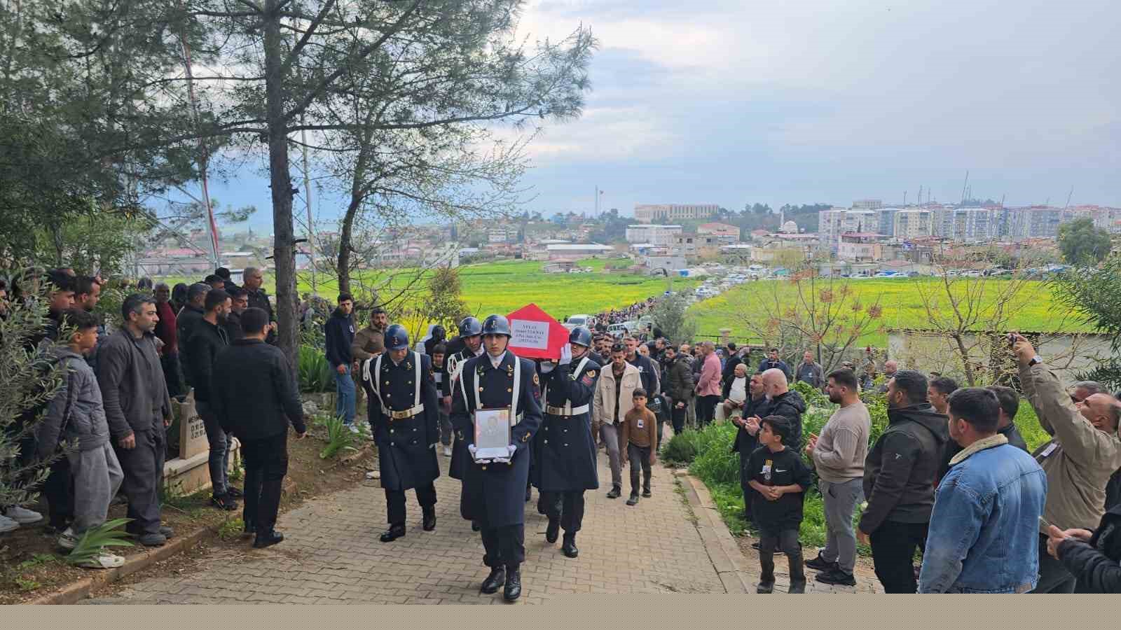 Kalp krizi geçiren asker son yolculuğuna uğurlandı
