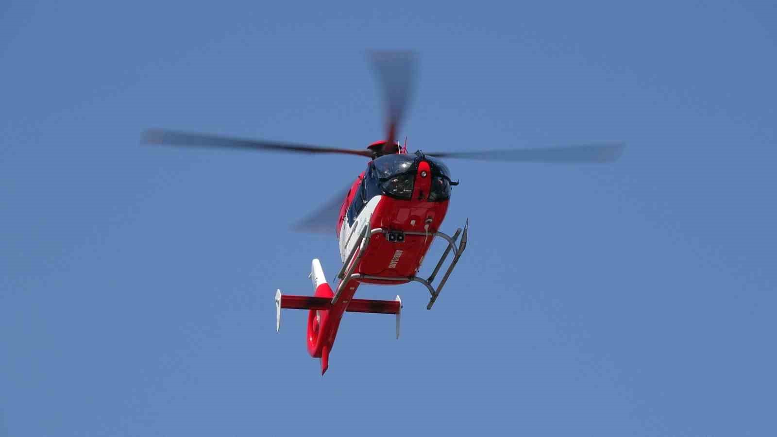 Kalp krizi geçiren hasta için ambulans helikopter zamanla yarıştı
