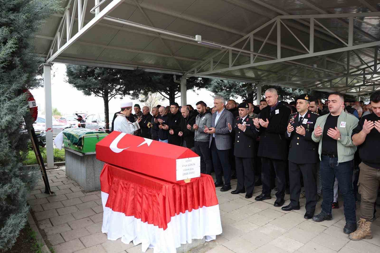 Kalp krizi geçiren uzman çavuş toprağa verildi
