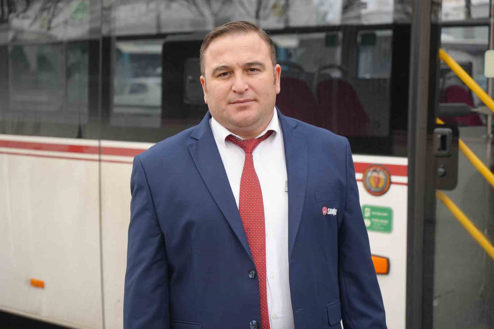 Kalp krizi geçiren yolcuyu otobüsle hastaneye götüren şoför: "Aynı durum tekrar yaşansa yine en yakın hastaneye yönelirim"
