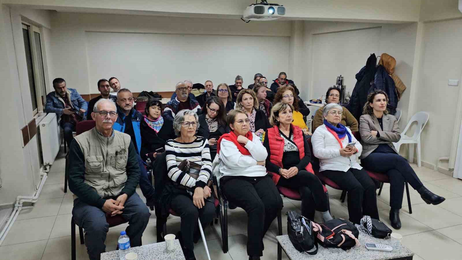 Kameralar cebe girdi: Fotoğraf tutkunlarına cep telefonu eğitimi veriliyor
