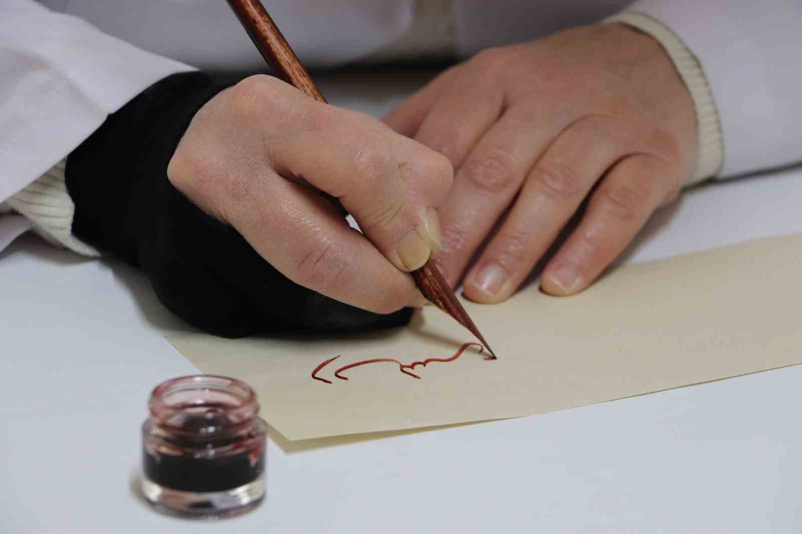 Kamış kalemin sabırla imtihanı: Tek eser için aylarca emek veriliyor
