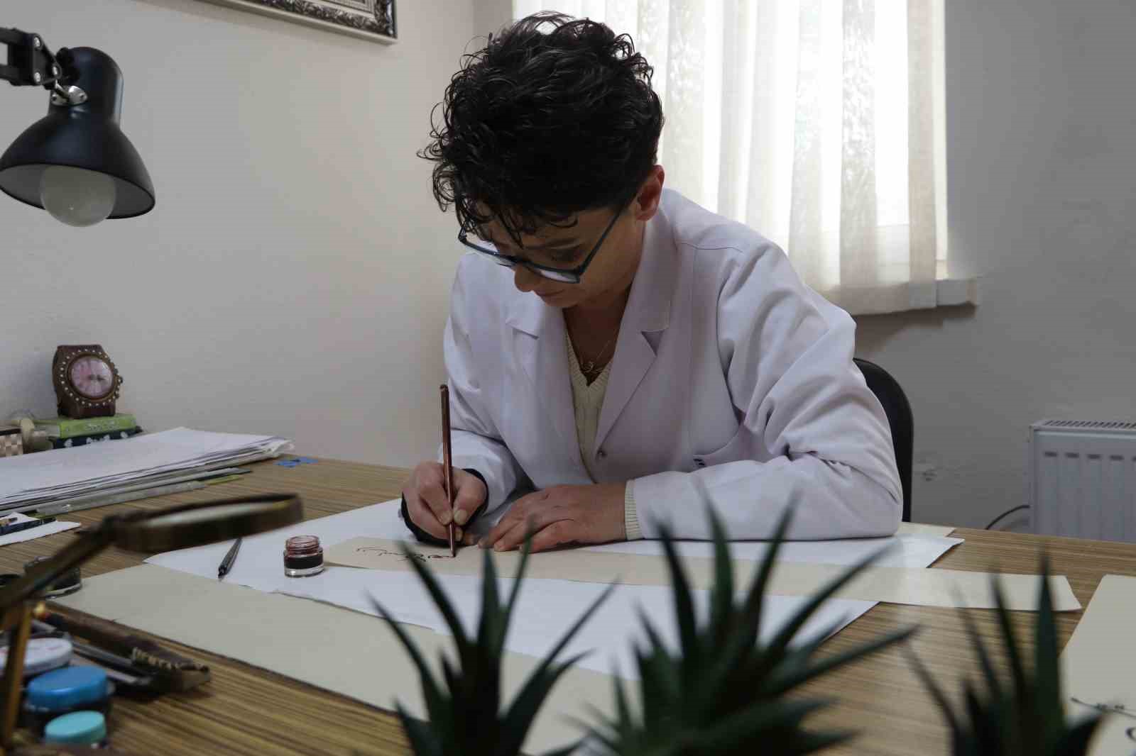 Kamış kalemin sabırla imtihanı: Tek eser için aylarca emek veriliyor
