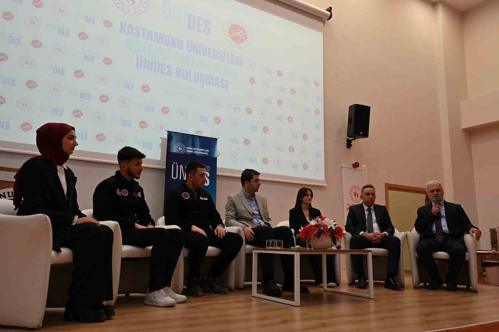 "Kampüs İftarları" etkinliği gençleri aynı sofrada buluşturdu
