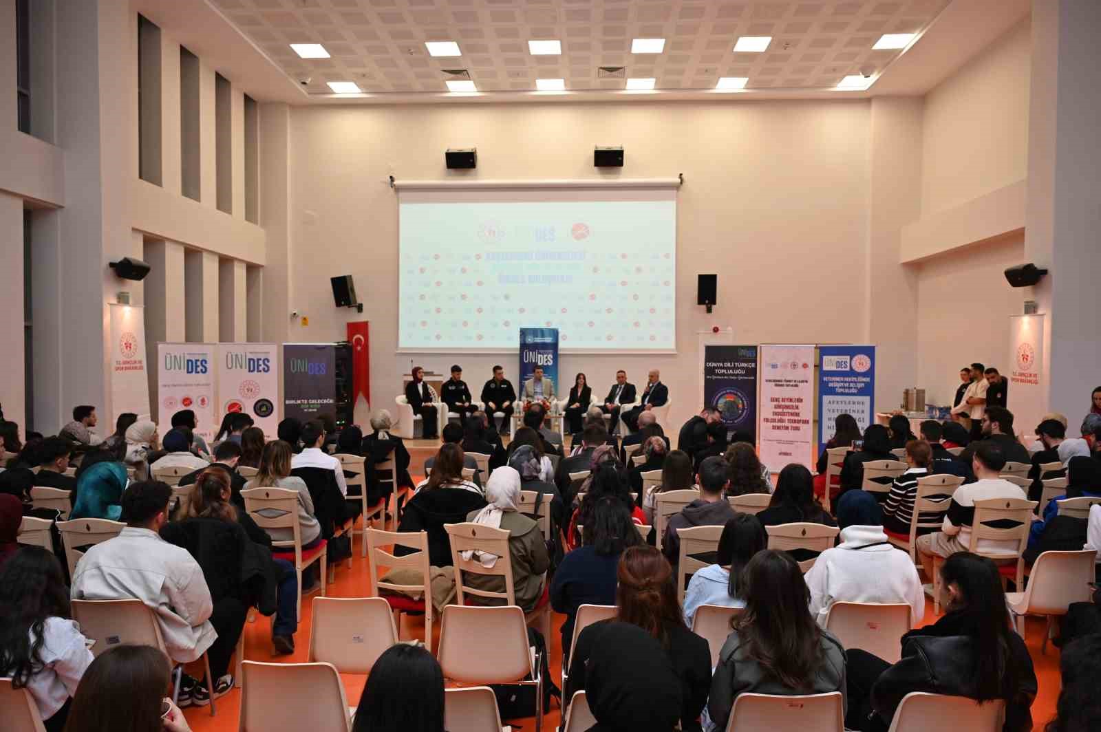 "Kampüs İftarları" etkinliği gençleri aynı sofrada buluşturdu
