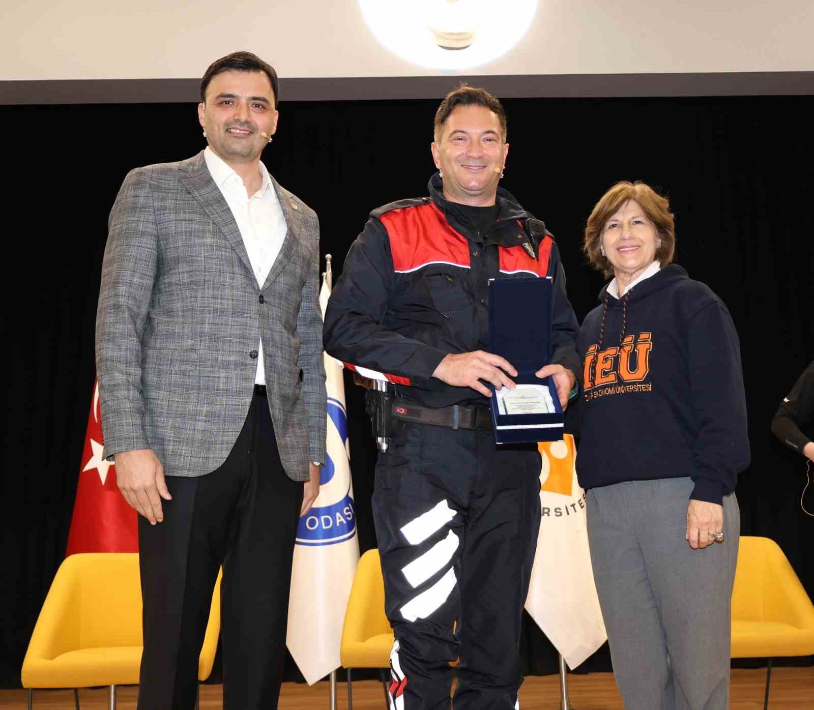 Kampüste ‘güvenli sürüş’ seferberliği
Kampüste ‘güvenli sürüş’ seferberliği