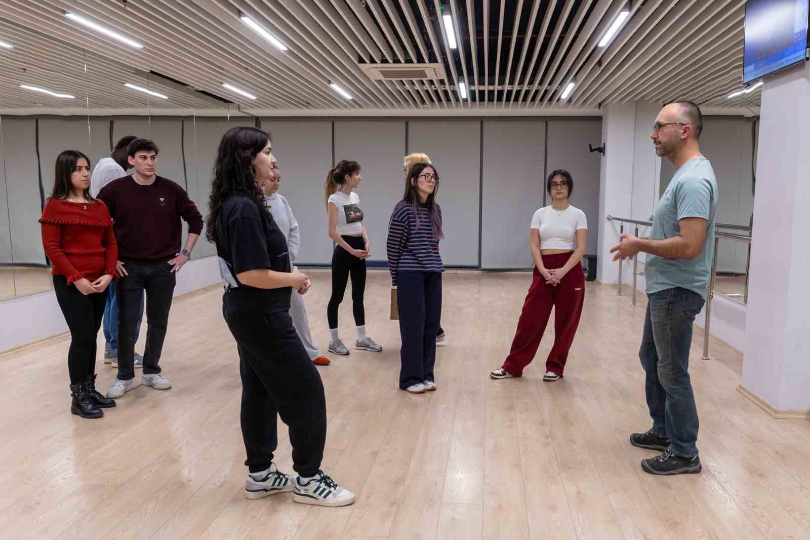 Kampüste güvenli yaşam eğitimi: Öğrenciler "kendini koruma" becerileri kazandı
Kampüste güvenli yaşam eğitimi: Öğrenciler "kendini koruma" becerileri kazandı