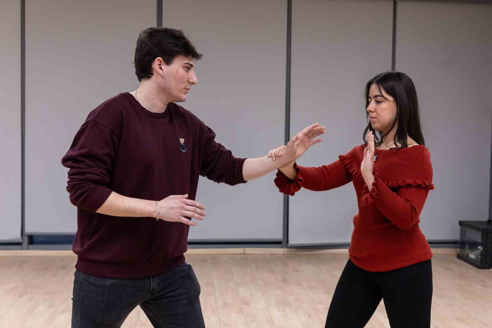 Kampüste güvenli yaşam eğitimi: Öğrenciler "kendini koruma" becerileri kazandı
Kampüste güvenli yaşam eğitimi: Öğrenciler "kendini koruma" becerileri kazandı