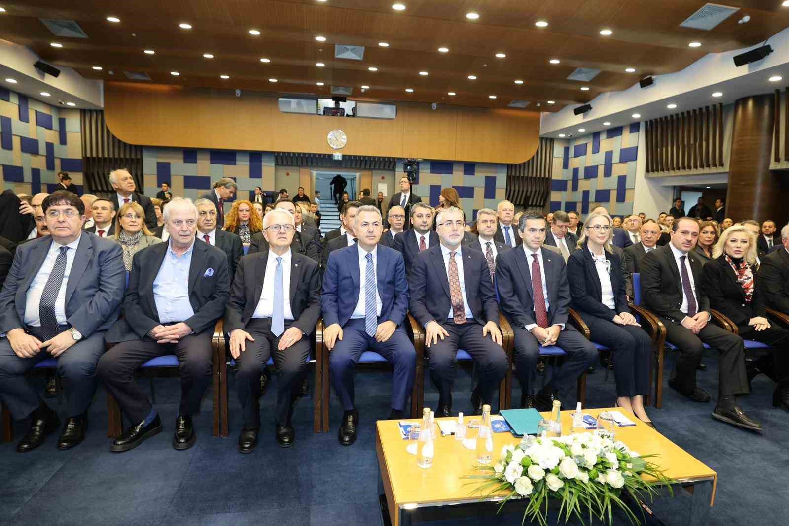 Kamu ve işveren istişare için İzmir Ticaret Odası’nda buluştu
